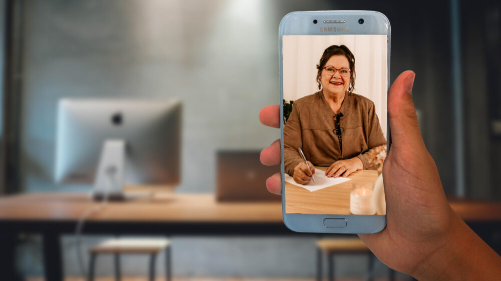 Lucie – Adjointe 03